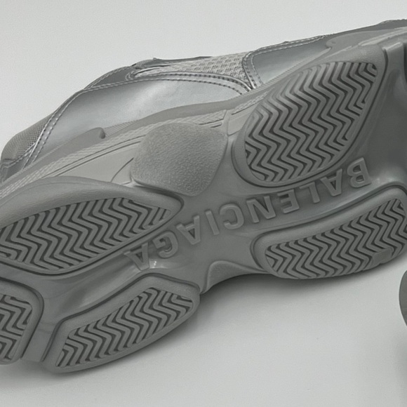 Balenciaga Triple S Men’s Sneakers Silver Metallic size 40 US Mens 7 - Picture 8 of 8